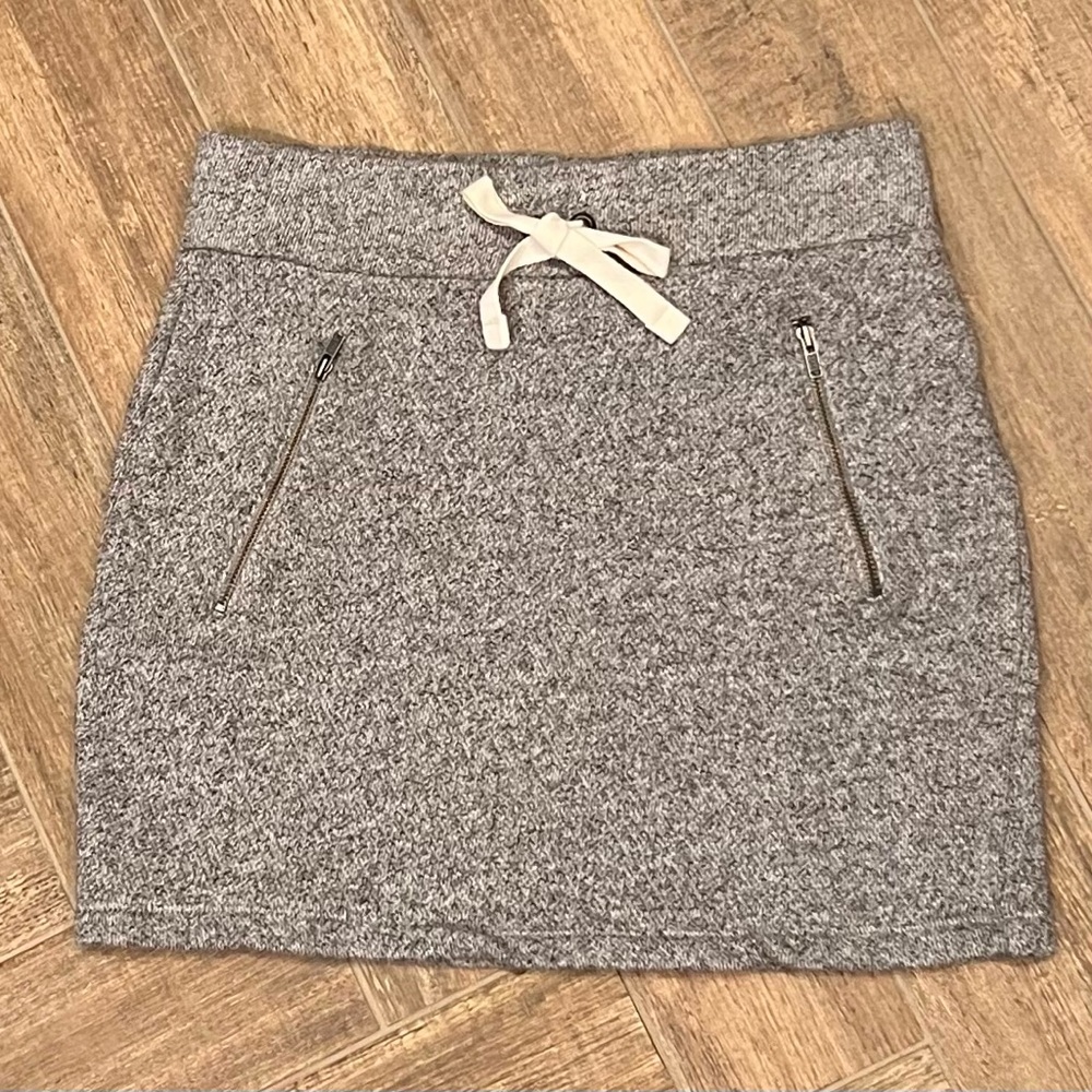 Gap Gray knit skirt- Girls size 12-XL EUC